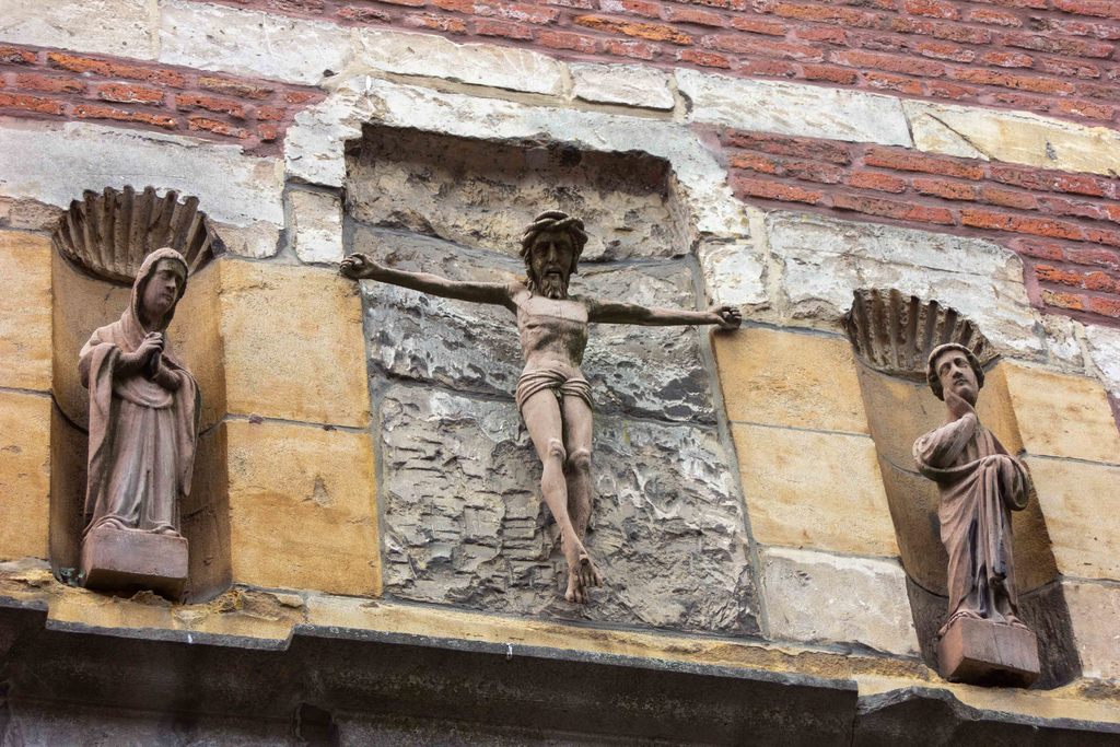 17648