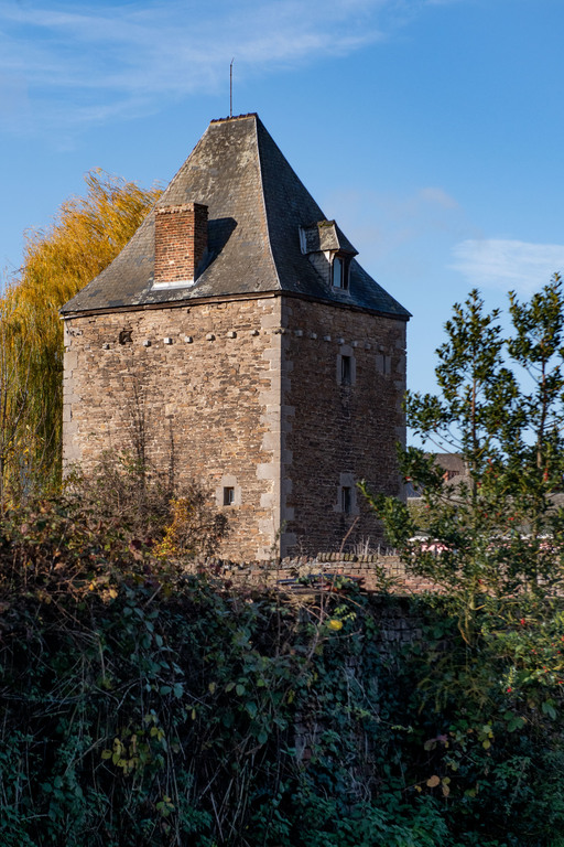 17881