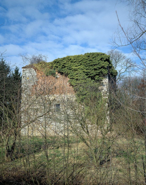 17900